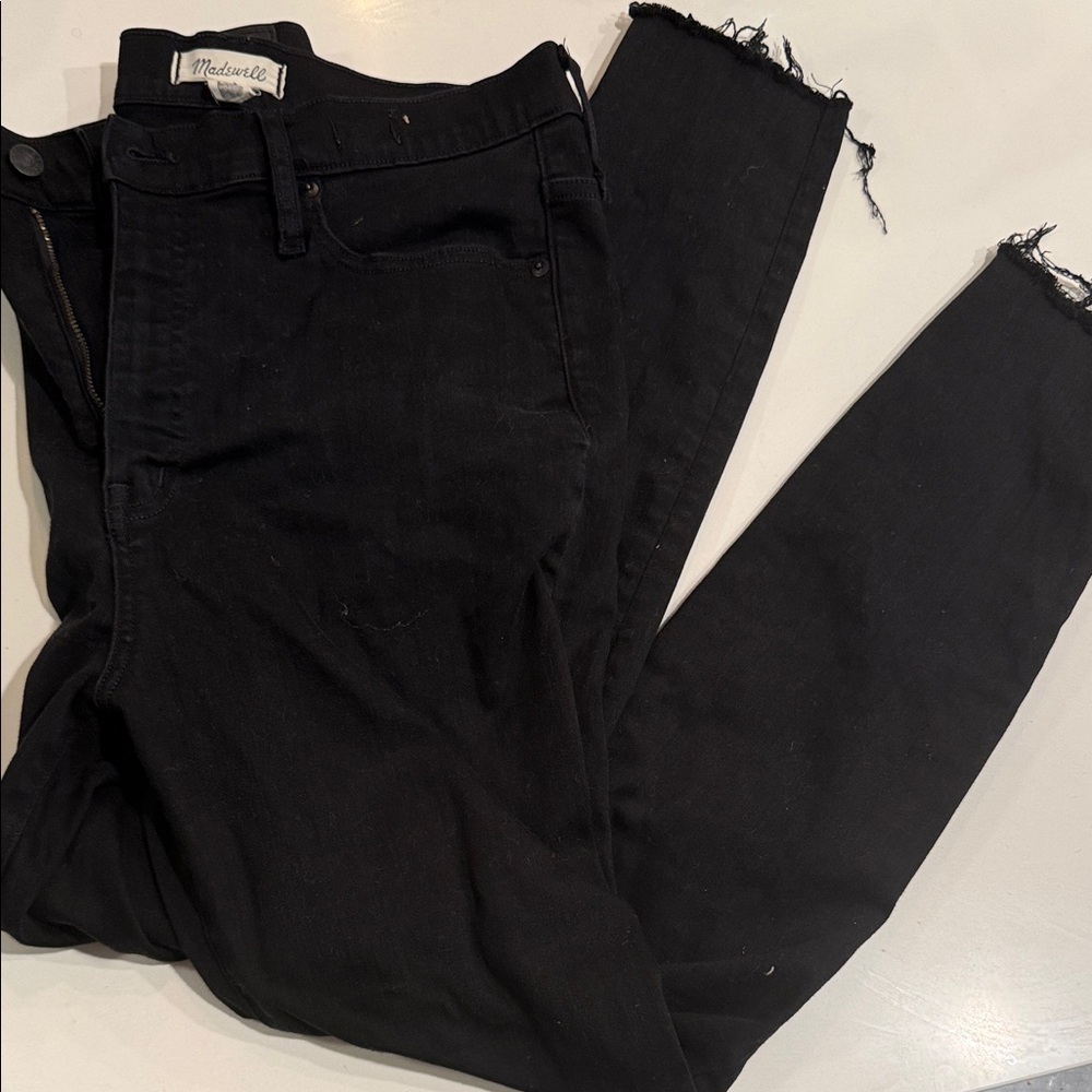 Madewell Distressed Black Ankle Jeans size 31 distressed
